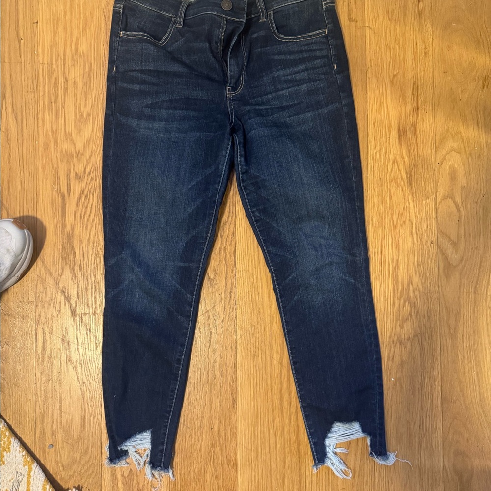 American Eagle Outfitters Women's Distressed Dark Blue Cropped Jeans - Picture 5 of 5